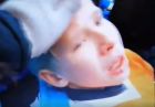 Хоккейный судья ударил 11-летнего школьника во время матча (Видео) Хоккейный судья ударил 11-летнего школьника во время матча (Видео)