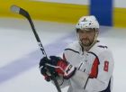 Овечкин ехидно похлопал судье и был удален (Видео) Овечкин ехидно похлопал судье и был удален (Видео)