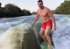 Владимир Кличко удивил трюком на доске для серфинга Владимир Кличко удивил трюком на доске для серфинга