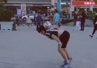 Фристайлер сделал сальто и футбольный трюк одновременно (Видео) Фристайлер сделал сальто и футбольный трюк одновременно (Видео)
