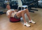 Криштиану Роналду показал, как сделать кубики на прессе (Видео) Криштиану Роналду показал, как сделать кубики на прессе (Видео)