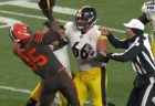 В NFL игрок шлемом ударил соперника - возникла массовая драка (Видео) В NFL игрок шлемом ударил соперника - возникла массовая драка (Видео)