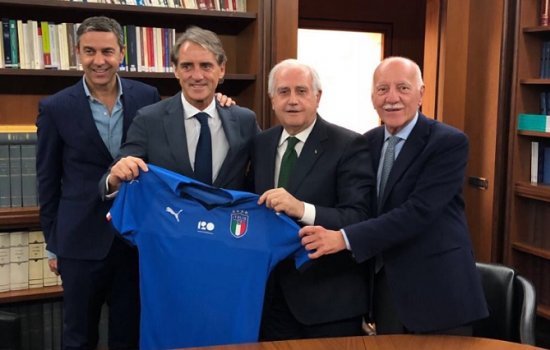 Манчини официально подписал контракт с Федерацией футбола Италии