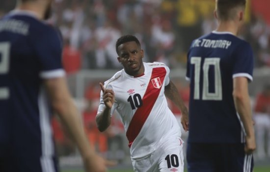 Фарфан забил гол в товарищеском матче с Шотландией: видео