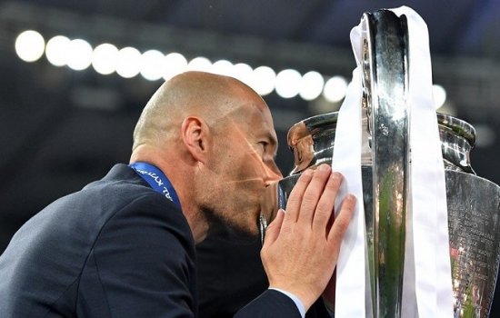 Зидан официально объявил об уходе с поста главного тренера Реала