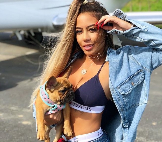 Сестра Неймара наслаждается отдыхом в России на ЧМ-2018: пикантные фото Сестра Неймара наслаждается отдыхом в России на ЧМ-2018: пикантные фото