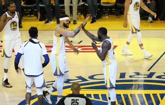 Голден Стэйт вырвал победу у Кливленда в овертайме в 1-ом матче финальной серии НБА-2017/18