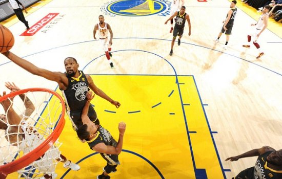 Голден Стэйт – Кливленд: видеообзор 2-го матча финала НБА-2017/18