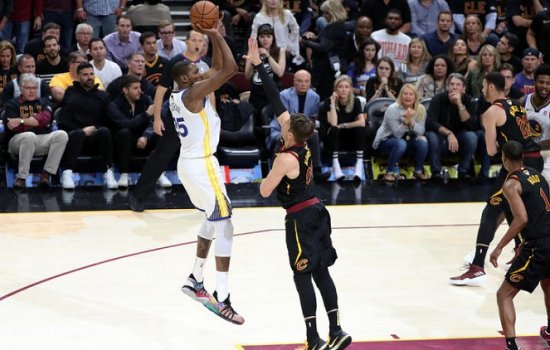 Голден Стэйт в 3-ий раз обыграл Кливленд в финальной серии НБА-2017/18