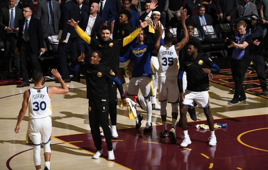 Голден Стэйт в 3-ий раз обыграл Кливленд в финальной серии НБА-2017/18