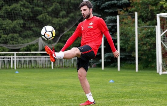 Джикия провёл дебютную тренировку в летнее межсезонье