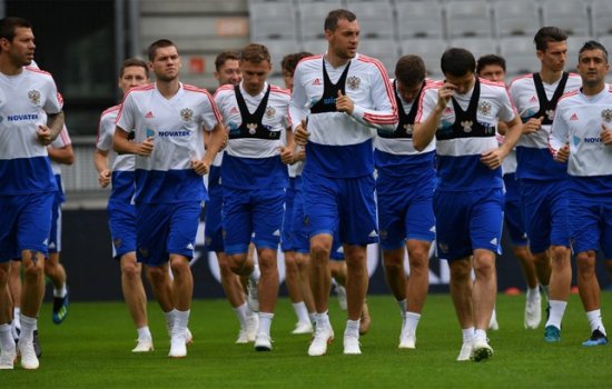 Сборная России по футболу перед ЧМ-2018 тренируется в полном составе