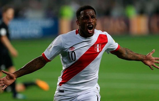 Фарфан на тренировке сборной Перу разбил голову и потерял сознание