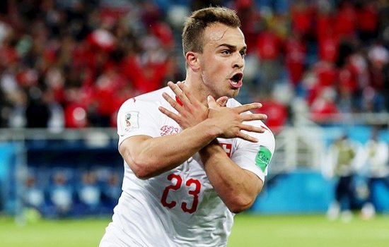 Газета Швейцарии призвала болельщиков поддержать Джаку и Шакири