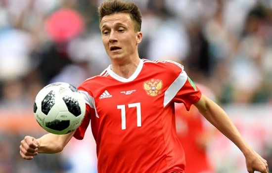 Барселона делает свой выбор между Головиным и Эриксеном