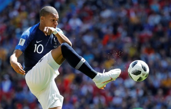  Нападающий Килиан Мбаппе