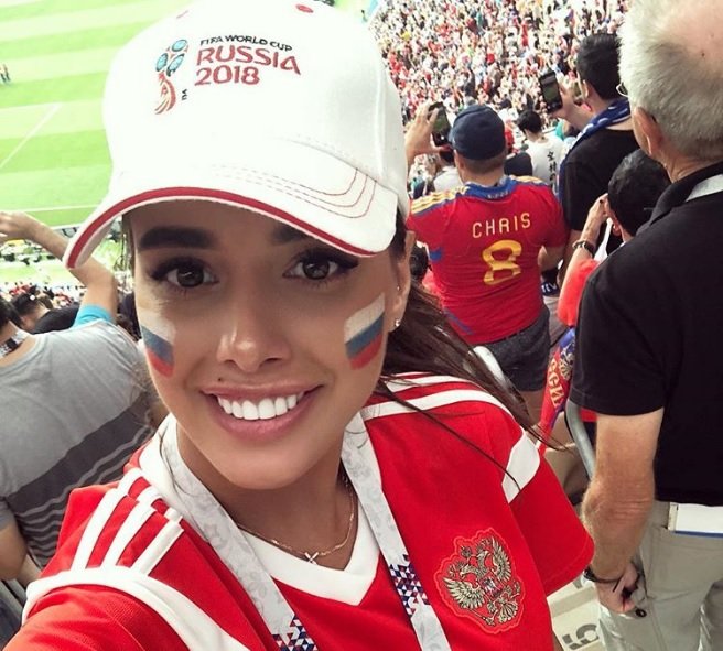 Самые эффектные фанатки на матче ЧМ-2018 Россия – Испания: фото Самые эффектные фанатки на матче ЧМ-2018 Россия – Испания: фото