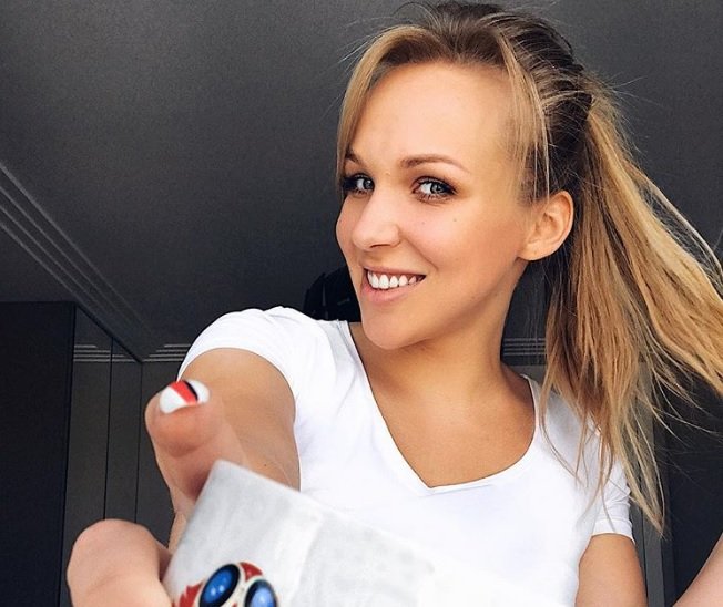 Домашние фанатки чемпионата мира-2018 по футболу в России: фото