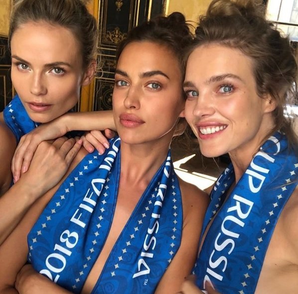 Водянова, Шейк и Поли обнажились в поддержку сборной России на Мундиале-2018 Водянова, Шейк и Поли обнажились в поддержку сборной России на Мундиале-2018