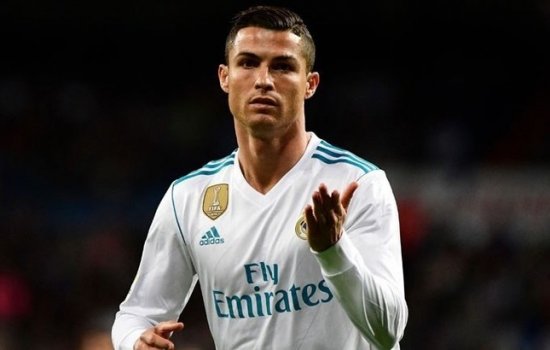 Автоконцерн Fiat поможет Ювентусу в выплате зарплаты Роналду