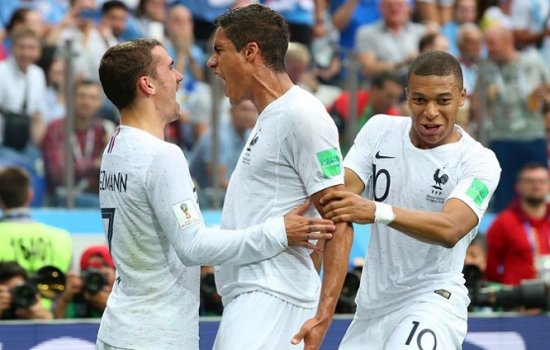 Франция уверенно обыграла Уругвай и вышла в полуфинал ЧМ-2018