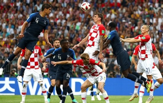 Франция – Хорватия. Автогол Манджукича. ВИДЕО