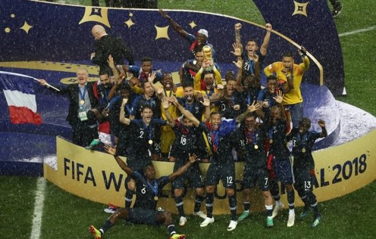 Франция – Хорватия, церемония награждения: видео