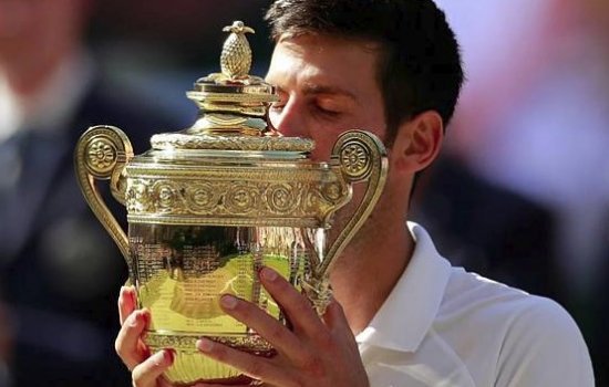 Уимблдон: Джокович получил трофей не встретив сопротивления