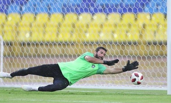 Рекордный вратарский трансфер - Алисон уже в Ливерпуле