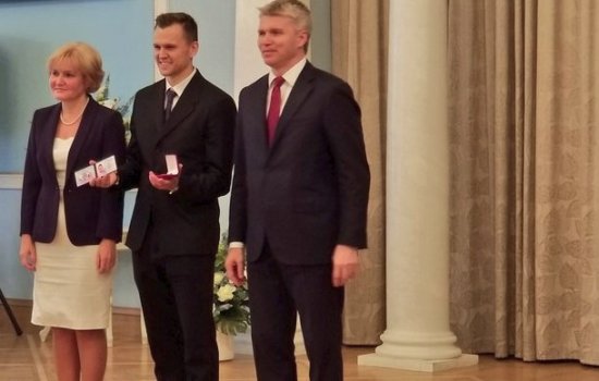 Футболисты и тренерский штаб сборной России получили звания заслуженных