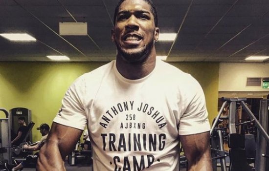 Джошуа назвал Поветкина слабаком