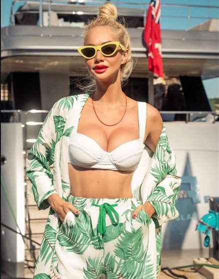 Бывшая жена Смолова Виктория Лопырева Бывшая жена Смолова Виктория Лопырева