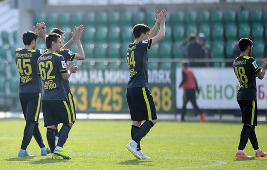 Молодёжный состав Анжи победил Уфу, проехав 2200 км на автобусе