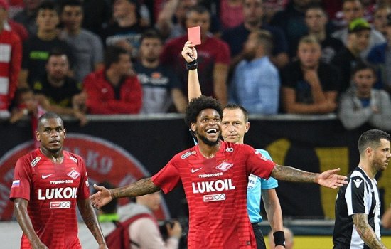 Луис Адриано будет оштрафован Спартаком за удаление в матче с ПАОКом
