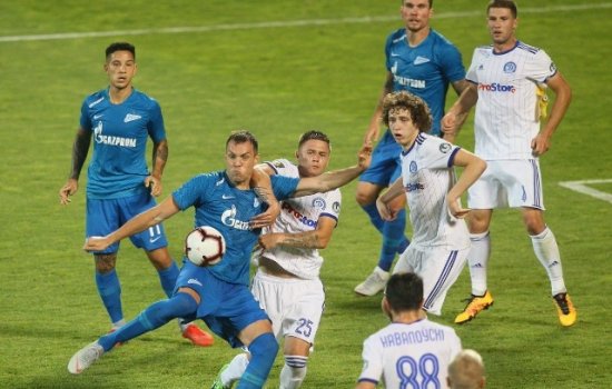 Зенит разорвал Динамо Минск вдесятером при пустых трибунах