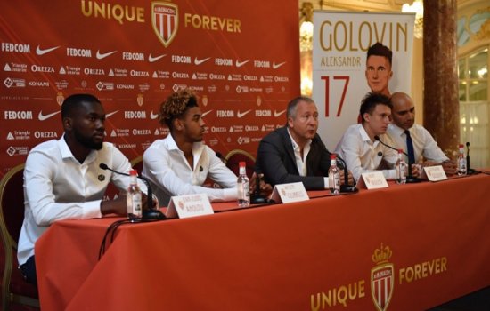 Головина официально представили в качестве игрока французского Монако