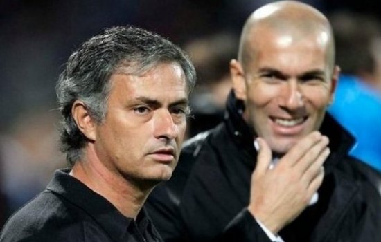 В стане Манчестер Юнайтед не собираются менять Моуринью на Зидана