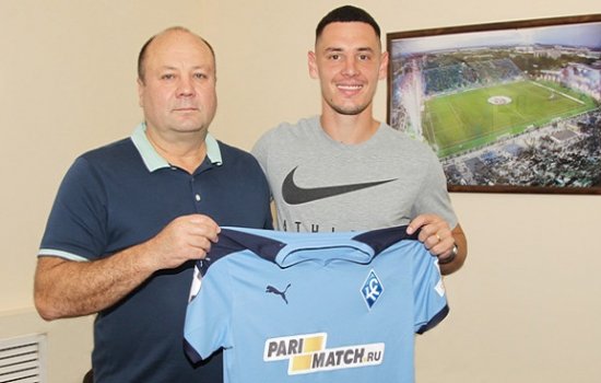 Крылья Советов увели у Анжи полузащитника Антона