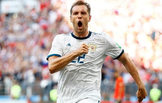 Дзюба принял поздравление с 30-летием от ФИФА (Фото)