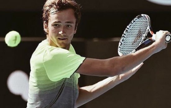 Медведев близок, чтобы выиграть второй турнир в карьере