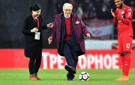 Симонян и Черчесов прибыли на церемонию прощания с Парамоновым