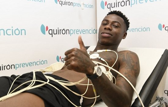 Квинси Промес находится на медосмотре в Севилье: фото