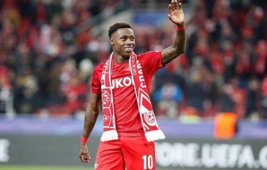 Квинси Промес находится на медосмотре в Севилье: фото