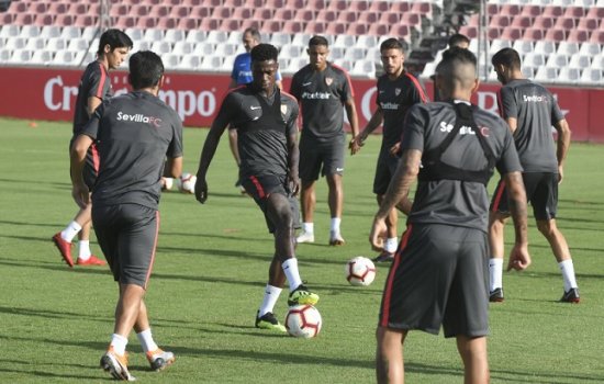 Первая тренировка Промеса в Севилье: фото