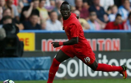 Мане отправился драить туалет после игры с Лестером (Видео)