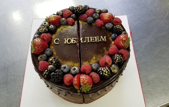 Черчесова порадовали тортом перед играми России с Турцией и Чехией (Фото)