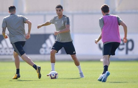 Криштиану Роналду поставили синяк под глазом: фото