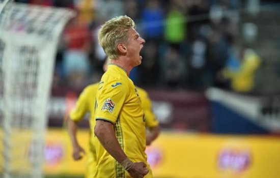 Зинченко посвятил победный гол в ворота Чехии своей маме: фото