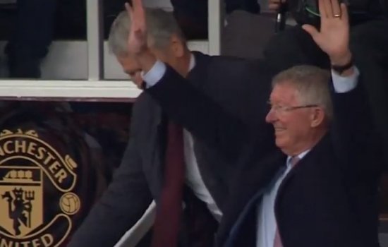 Фергюсона встретили бурными овациями на стадионе (Видео)