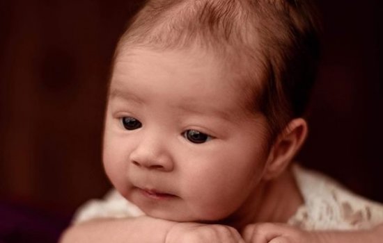 Карпин «засветил» свою новорожденную дочку (Фото)